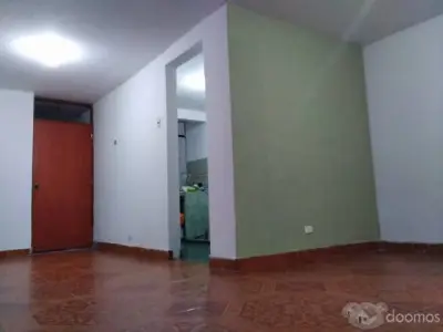 REMATE CASA 3 Pisos A PRECIO DE DEPARTAMENTO, SAN JUAN DE MIRAFLORES- LIMA  VENTA DE CASA 3 PISOS POR VIAJE!!