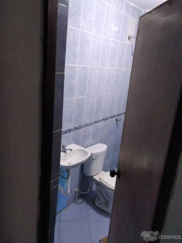 REMATE CASA 3 Pisos A PRECIO DE DEPARTAMENTO, SAN JUAN DE MIRAFLORES- LIMA  VENTA DE CASA 3 PISOS POR VIAJE!! — foto 3