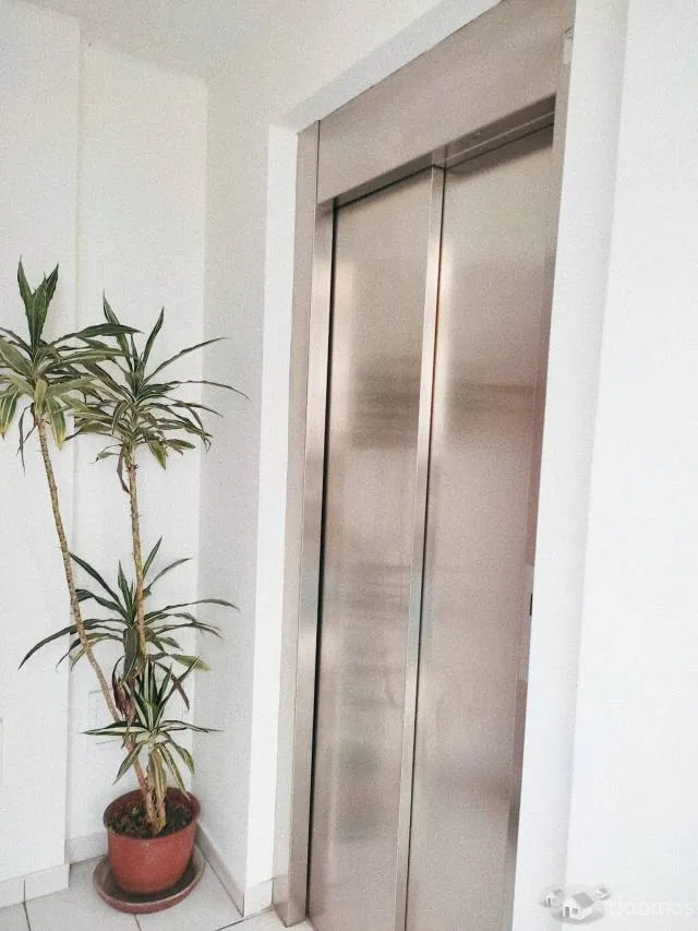 PENTHOUSE DE 221M2 FRENTE A PARQUE EN REMATE PRECIO OCASIÓN 215, 000 dólares — foto 2
