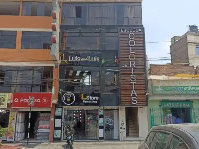 98 m² - LOS OLIVOS - VENDO LOCAL FRENTE A PLAZA VEA DE MAYOLO
