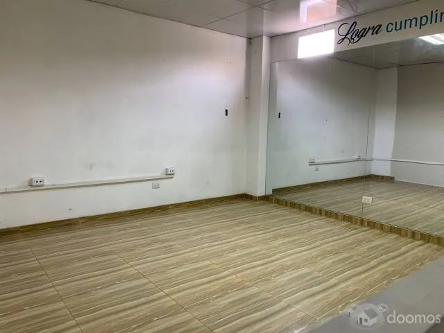 ALQUILER DE LOCAL COMERCIAL — foto 2