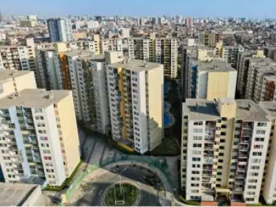 Venta: Departamento + Cochera en Centro de Lima, Condominio Parque Central