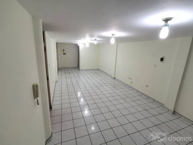 ALQUILER OFICINA COMERCIAL - EXCELENTE UBICACION – TRUJILLO - CERCA AL REAL PLAZA - 1