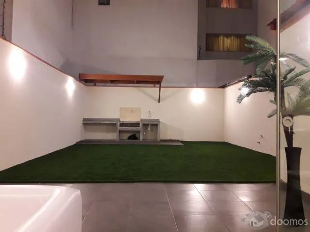 Remato Departamento de 3 Dormitorios Seminuevo en Piso 8 + 2 Cocheras en Magdalena del Mar — foto 3