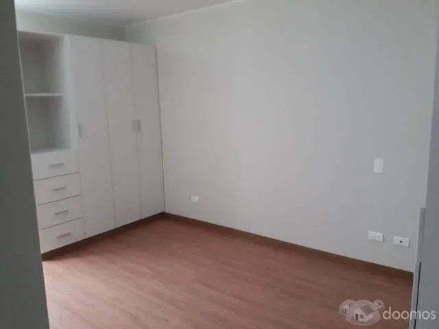 Remato Departamento de 3 Dormitorios Seminuevo en Piso 8 + 2 Cocheras en Magdalena del Mar — foto 7