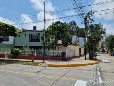 OCASIÓN, LINDA CASA EN SURCO. ZONA RESIDENCIAL