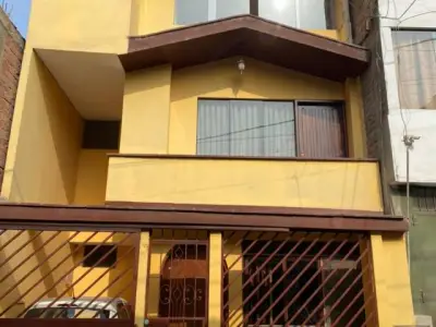 VENTA DE CASA DE 3 PISOS SAN JUAN DE MIRAFLORES