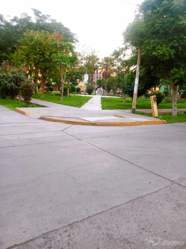 DEPARTAMENTO TOTALMENTE AMOBLADO FRENTE AL PARQUE, ZONA RESIDENCIAL DE SURQUILLO (CERCA A AV. PRINCIPAL) EN ALQUILER -SIN COCHERA- 2250 S/ — foto 2