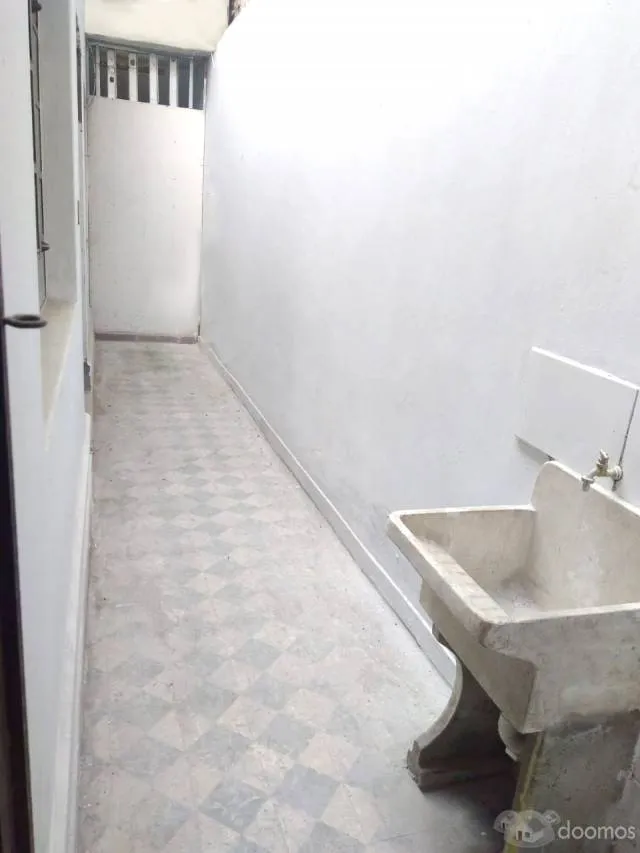 Gran Casa Familiar con Cochera y Jardín — foto 2