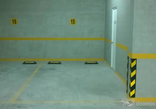 ALQUILO ESTACIONAMIENTO TECHADO / AREA 12.50 M2 / S/.260.00 - 1