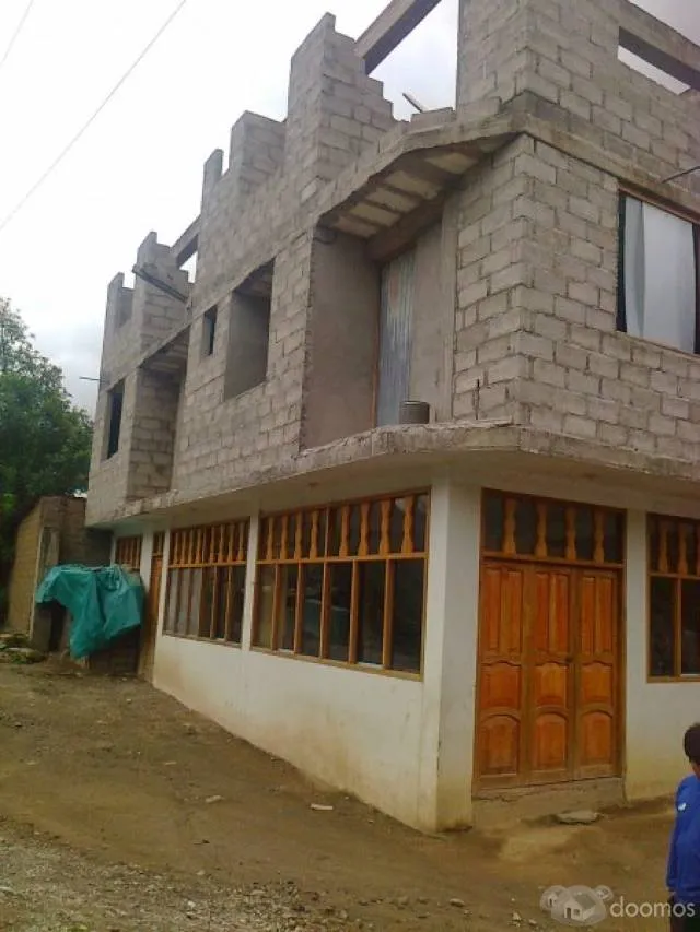 Vendo casa por ocasión en corazón de Santa Teresa - 1