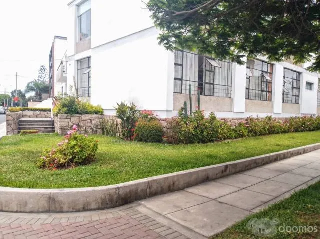 Se alquila amplio y acogedor departamento en barrio residencial de San Isidro — foto 2