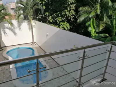 En venta casa con piscina