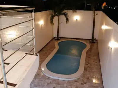 En venta casa con piscina