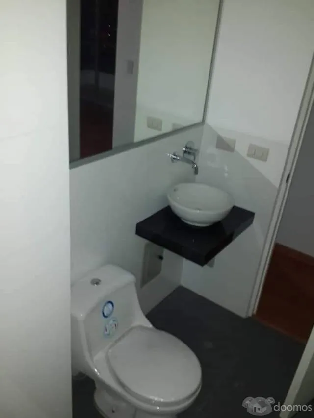 vendo bello departamento en Jr. Manuel del Pino 273 Urbanización Santa Beatriz . Lima Perú 3 habitaciones y áreas sociales piscina — foto 3
