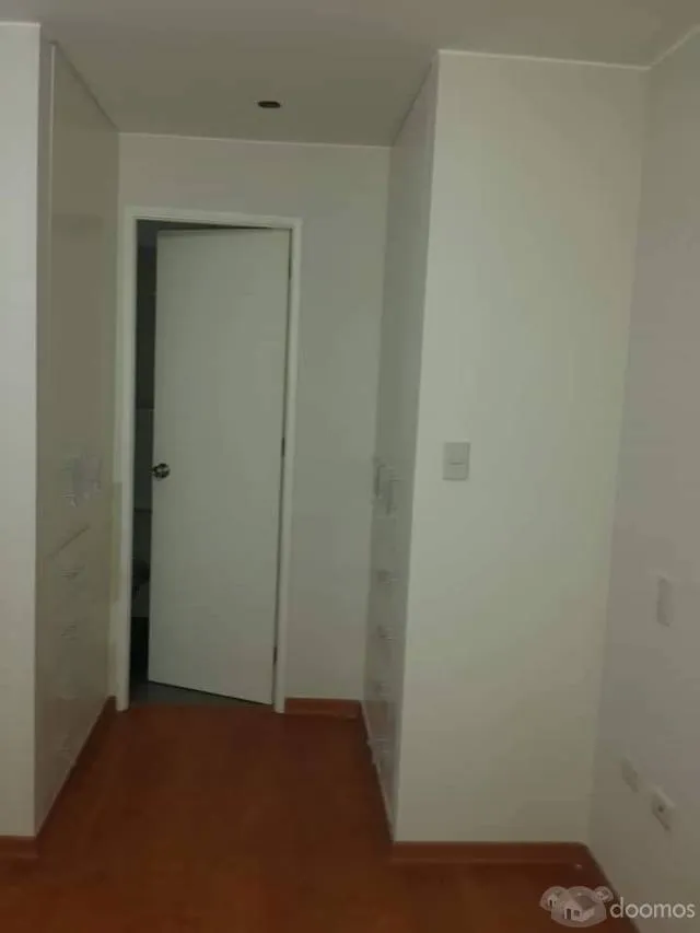 vendo bello departamento en Jr. Manuel del Pino 273 Urbanización Santa Beatriz . Lima Perú 3 habitaciones y áreas sociales piscina — foto 6