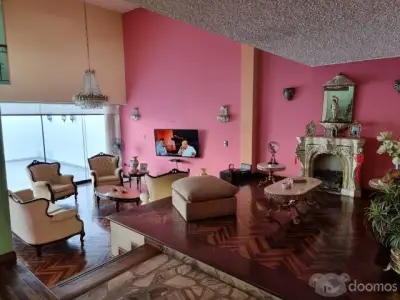 HERMOSA CASA CON DISEÑO ÚNICO EN ZONA EXCLUSIVA DE SAN BORJA