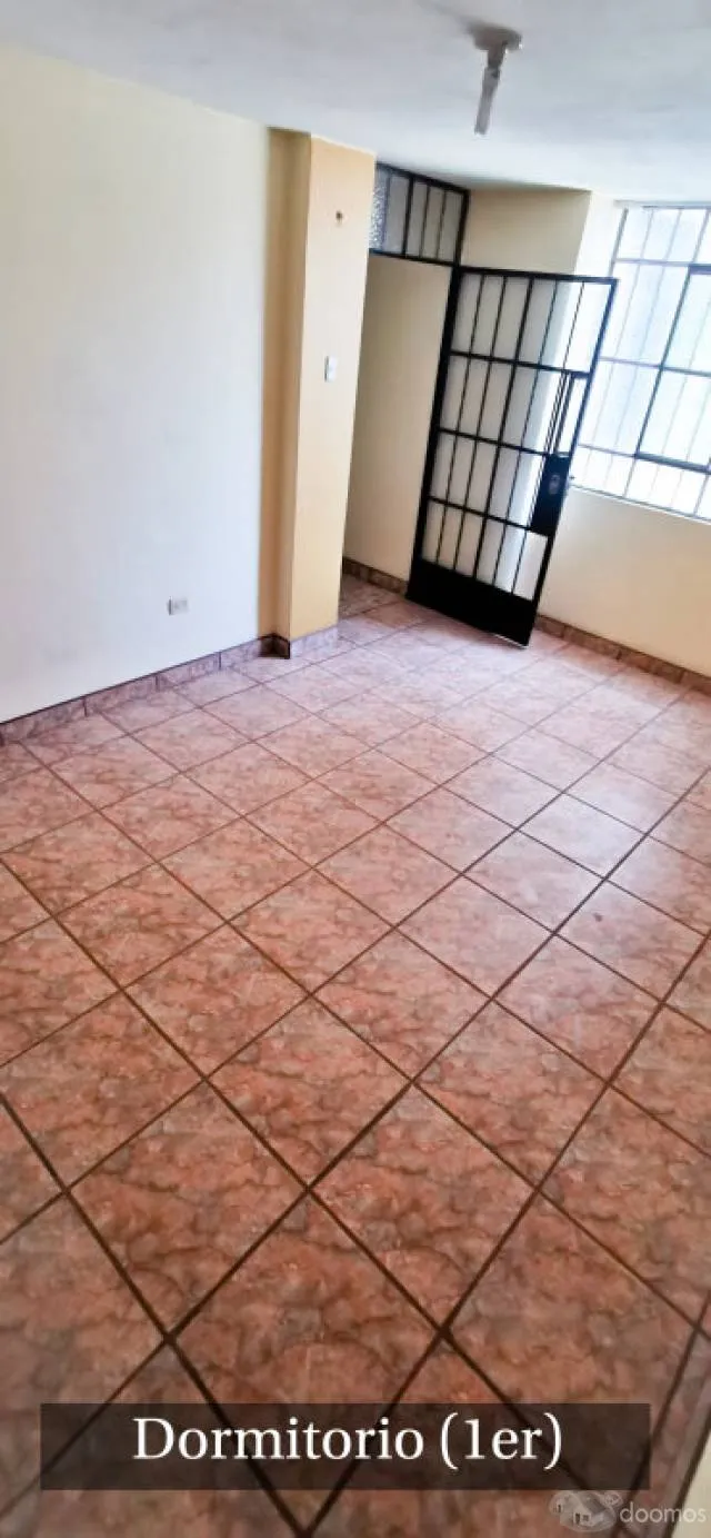 Alquiler de Amplio Departamento (3er piso) con Cuatro Habitaciones (SJL). — foto 7