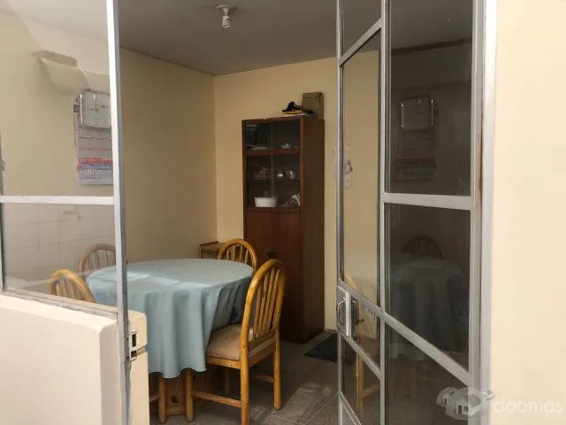 Amplia Casa con Dos Departamentos en Venta en La Mejor Zona de Jlbyr. — foto 3