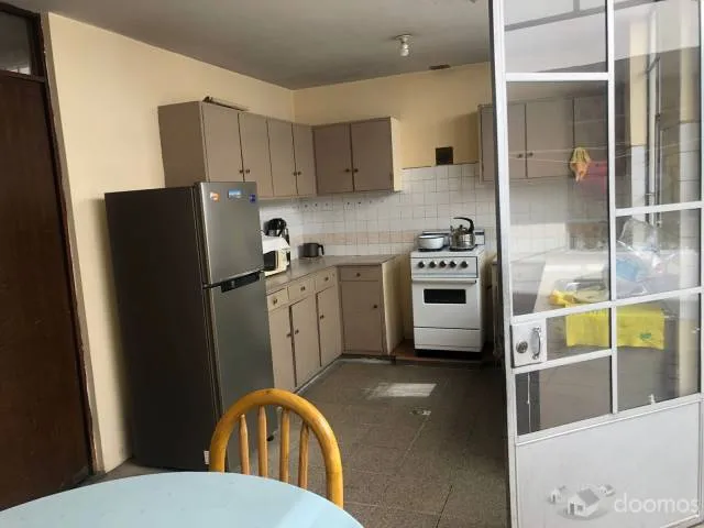 Amplia Casa con Dos Departamentos en Venta en La Mejor Zona de Jlbyr. — foto 4