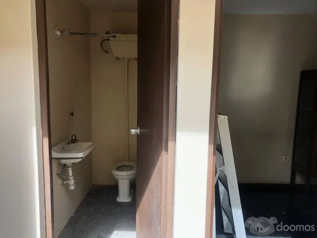 Amplia Casa con Dos Departamentos en Venta en La Mejor Zona de Jlbyr. — foto 5