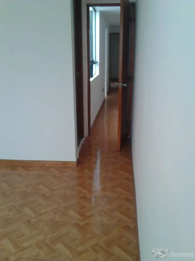 Alquilo Departamento de 82 m2, 4to piso, buenos acabados, ubicado en Urb Los Viñedos de Surco — foto 2