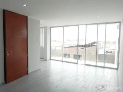 Alquiler de Amplio y Moderno Departamento en zona residencial y con salida a avenida principal.