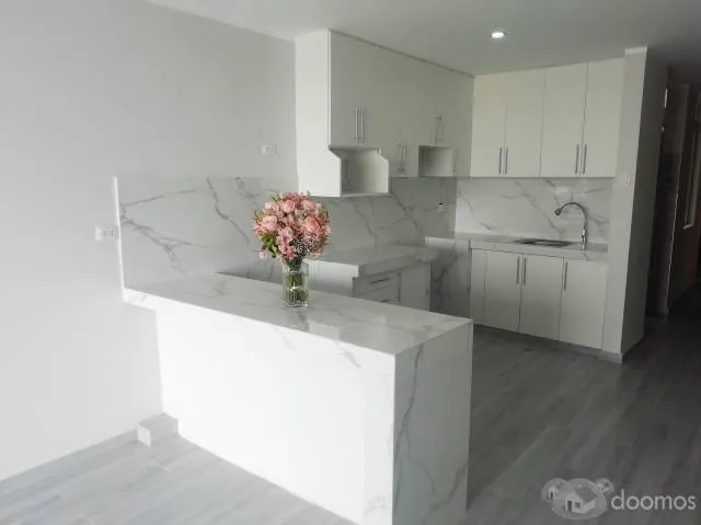 Alquiler de Amplio y Moderno Departamento en zona residencial y con salida a avenida principal. — foto 3