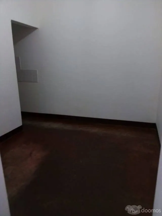 Alquiler de departamento en Mirones Bajos. Sala, comedor, cocina, baño y dormitorio. — foto 3