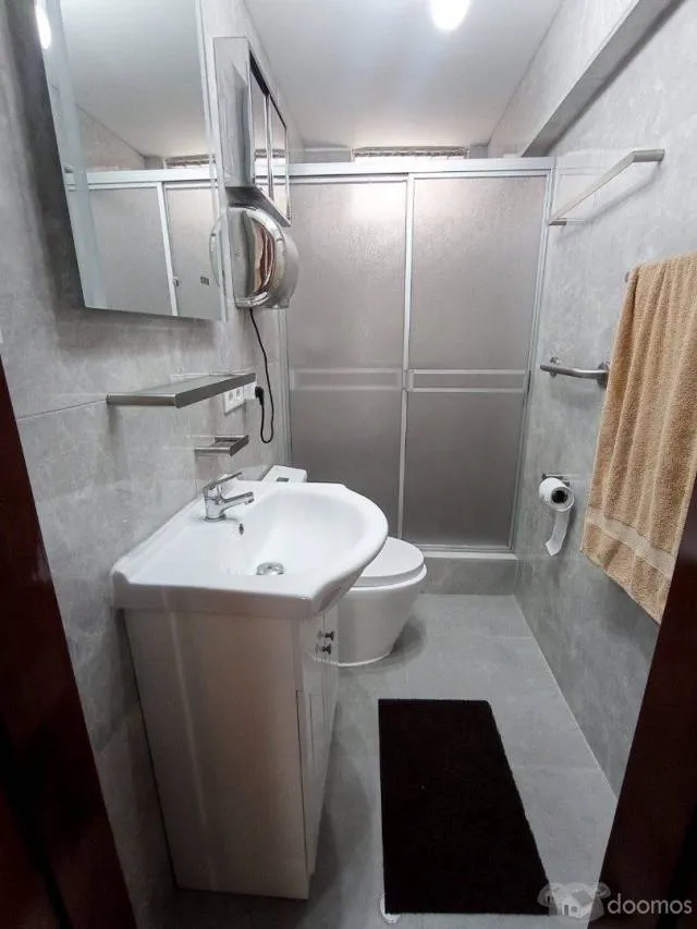 Se vende un hermoso y remodelado departamento con MUEBLES  en Miraflores!! — foto 4