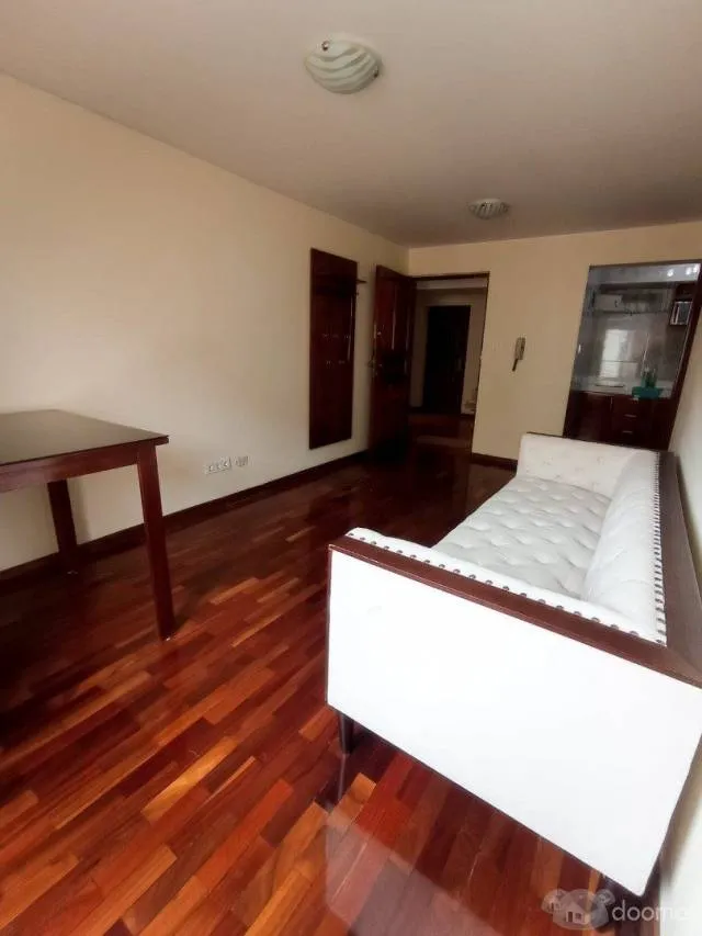 Se vende un hermoso y remodelado departamento con MUEBLES  en Miraflores!! — foto 7