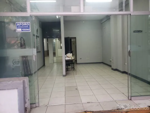 ALQUILER DE LOCAL COMERCIAL BIEN UBICADO. — foto 2