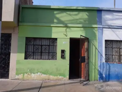 Venta de Casa - Ocasión como terreno