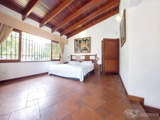Casa con piscina, terraza, 4 dorm, 7 baños, vista al parque — foto 7