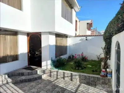 ????SE VENDE CASA EN UMACOLLO CERCA  DEL COLEGIO INTERNACIONAL  ????