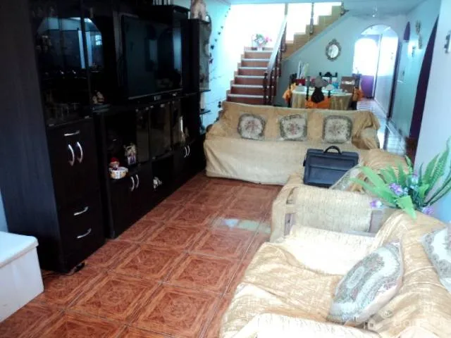 VENDO DPTO. PRIMER PISO, LOS PINOS - CHIMBOTE - 3