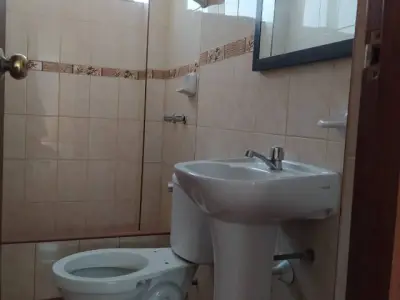 SE ALQUILA HABITACIONES EN SANTA ANITA CERCA A TECSUP, HOSPITALES Y MERCADOS MAYORISTAS