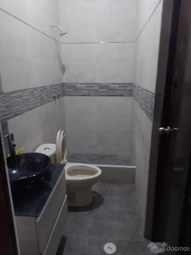 Alquiler de primer piso que tiene local comercial y mini departamento - 6