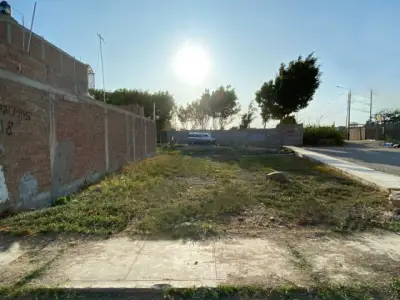 VENDO TERRENO EN URB. LAS PALMAS-CHICLAYO