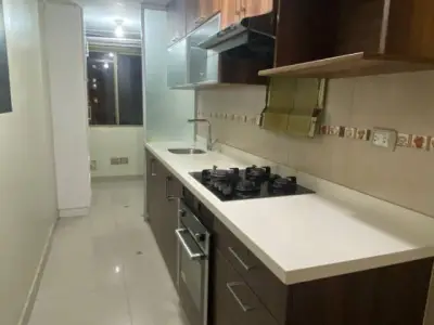 DEPARTAMENTO REMODELADO + COCHERA!