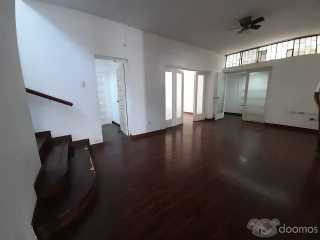 Casa de dos pisos, en Calle Manuel Miota, Miraflores — foto 5