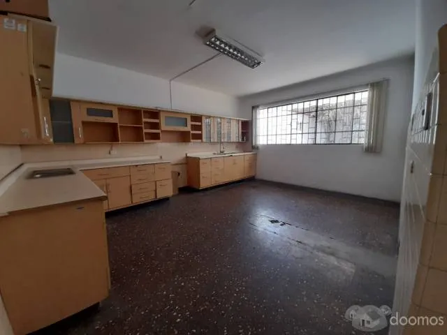 Casa de dos pisos, en Calle Manuel Miota, Miraflores — foto 9