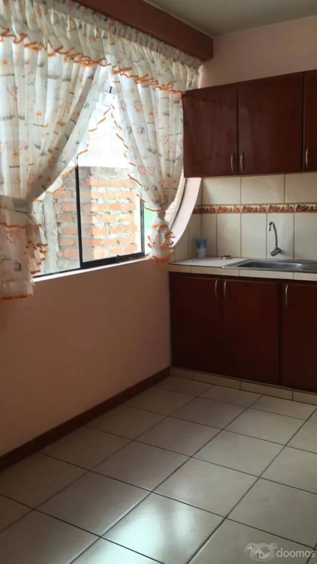Alquilo departamento en zona céntrica — foto 3