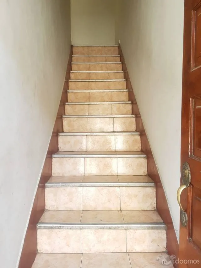 REMATO CASA MAS LOCAL COMERCIAL, DE 11 DORMITORIOS, 4 BAÑOS CERCA A ESTACIÓN JARDINES — foto 8