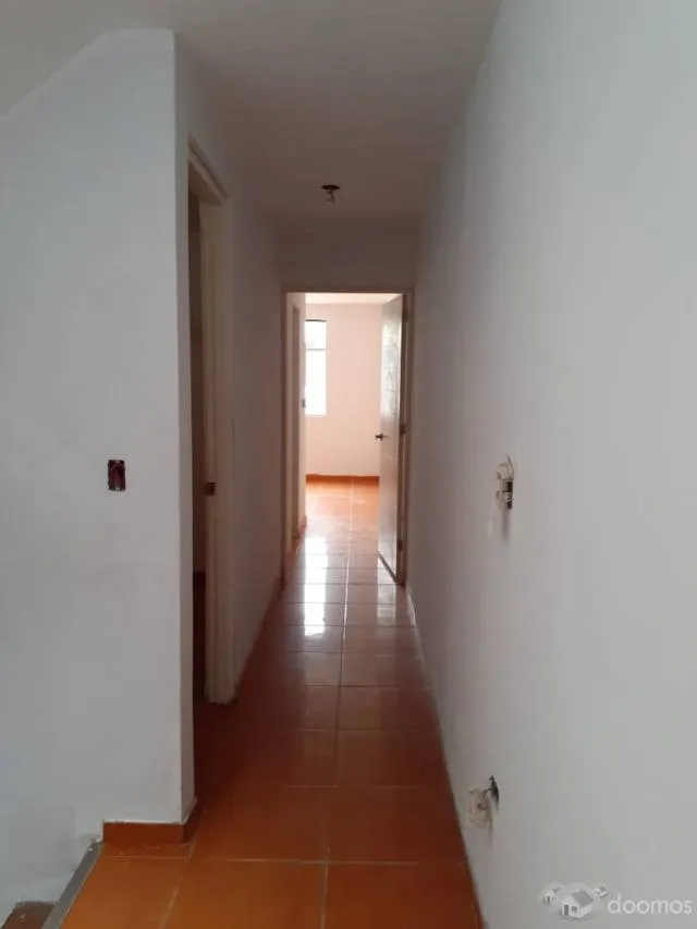 CASA DE 3 PISOS - 1