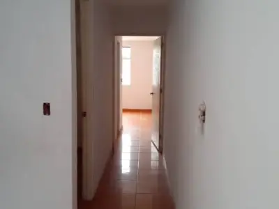 CASA DE 3 PISOS
