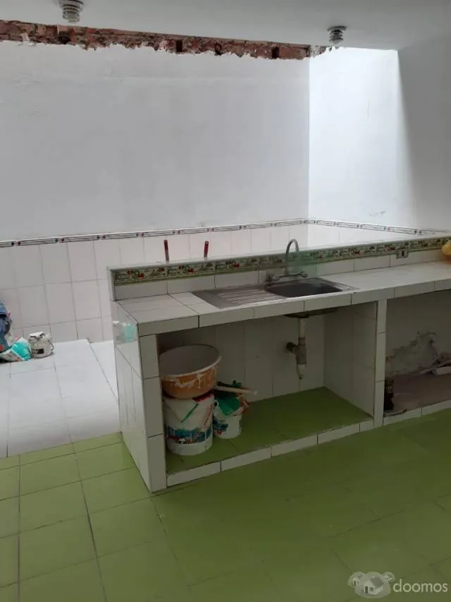 CASA DE 3 PISOS - 3