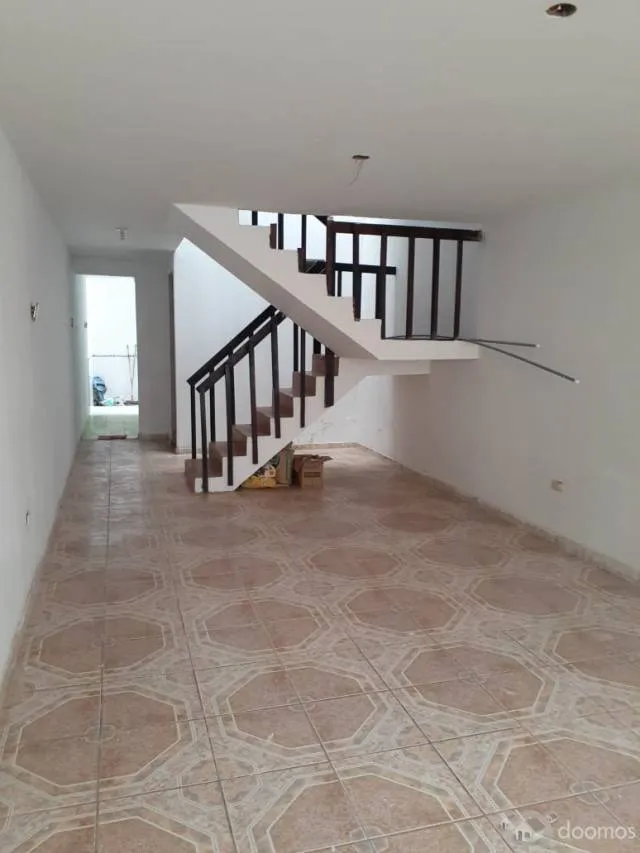 CASA DE 3 PISOS - 8