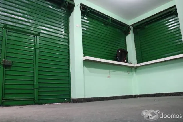 Venta de tres puestos comerciales para negocio — foto 2