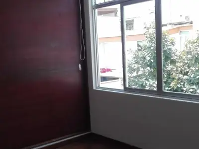 VENDO CASA 2 PLANTAS EN MIRAFLORES, URB. BENAVIDES